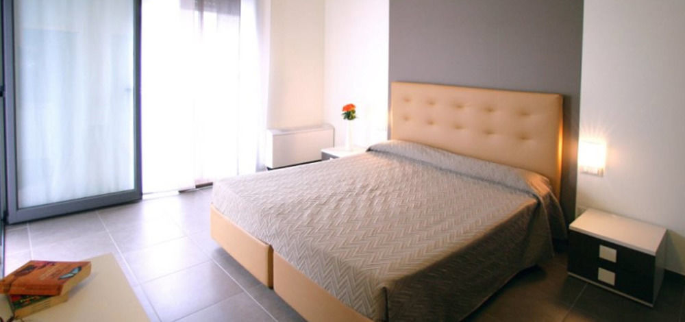 Riviera Palace Residence โลอาโน ภายนอก รูปภาพ